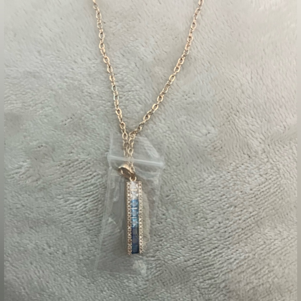 NWT💎VINCE CAMUTO Blue Ombre CZ Bar Necklace, Gold w/Blue & Clear stones - Picture 11 of 13